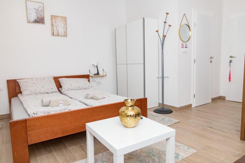 Charm apartment-Top location-City Center — отзывы гостей и цены