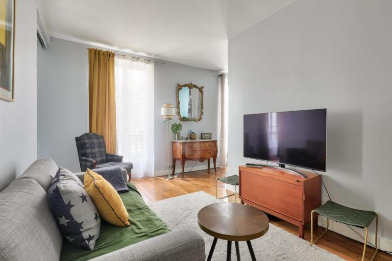 Parisian apartment near the Arc de Triomphe — забронировать отель в Париже