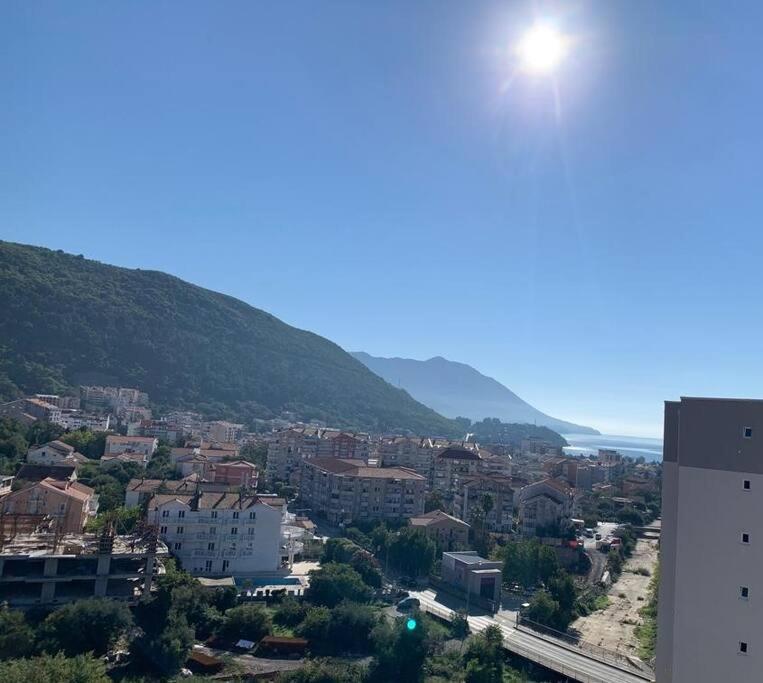 Brand new 2 bedroom apartment in Budva — отель с удобным расположением в Будва