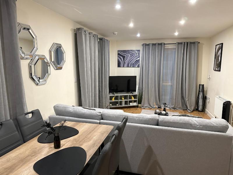 Цены на Glamorous Two bed room flat в Лондоне