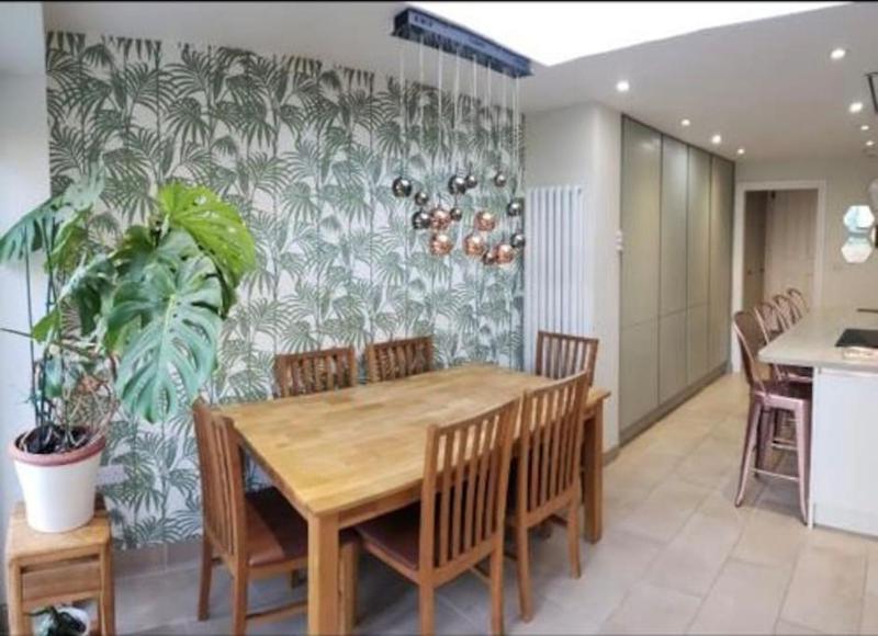 Charming 5 Bed - Leytonstone E11 — комфортный отель в Лондоне