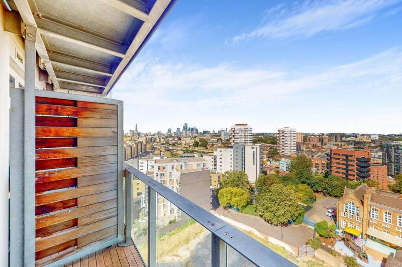 Spacious 3 bed with city views in Limehouse — отзывы гостей и цены