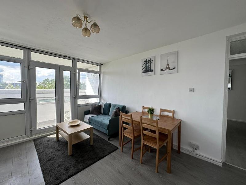12 Elmslie Point Leopard Street London E3 4LB — комфортный отель в Лондоне