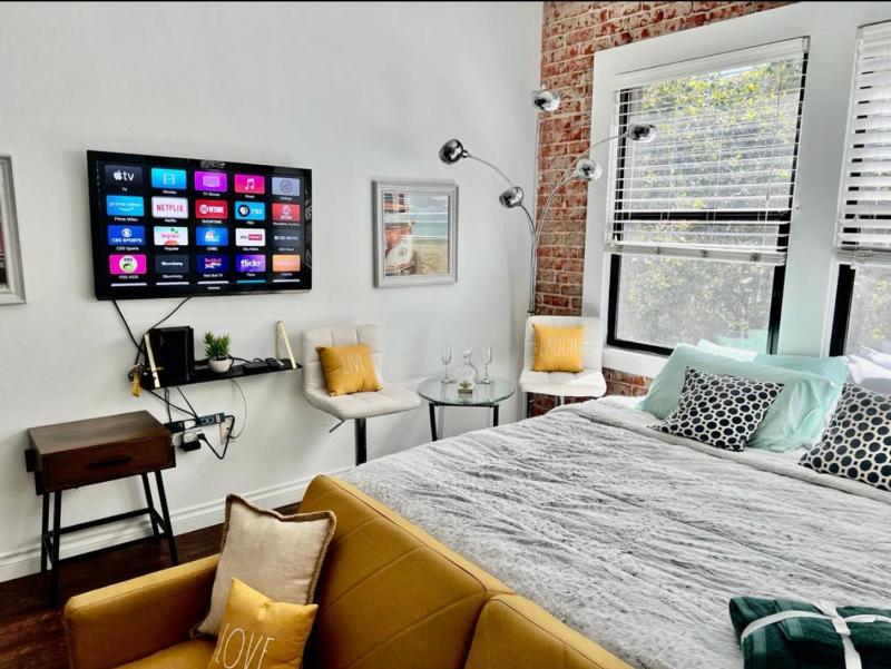 Serenity Haven Studio — отель с удобствами в Лос-Анджелесе