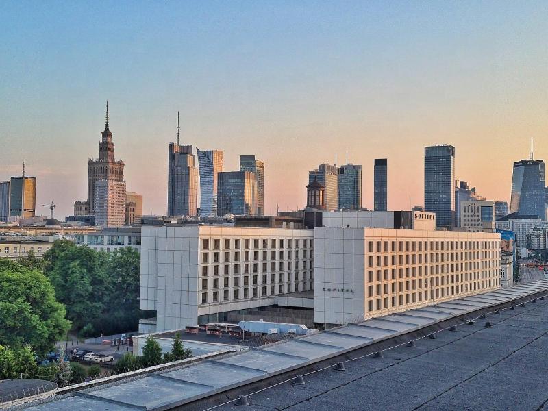 Krolewska Luxury Apartment — отель в Варшаве, Польша