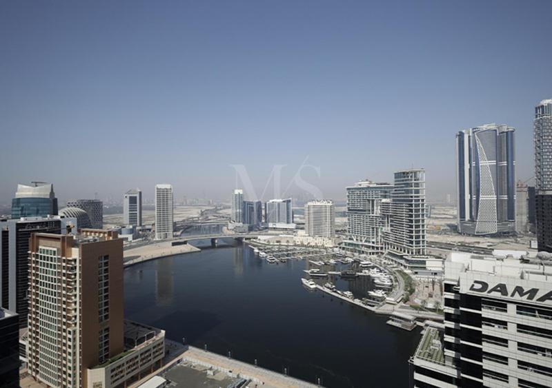 MH-1 BHK with Stunning Canal View in Reva Residence Ref 26014 — отель с удобствами в Дубае