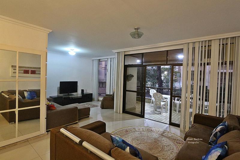 Apto 3 suites Vista Mar — отель с удобствами в Рио