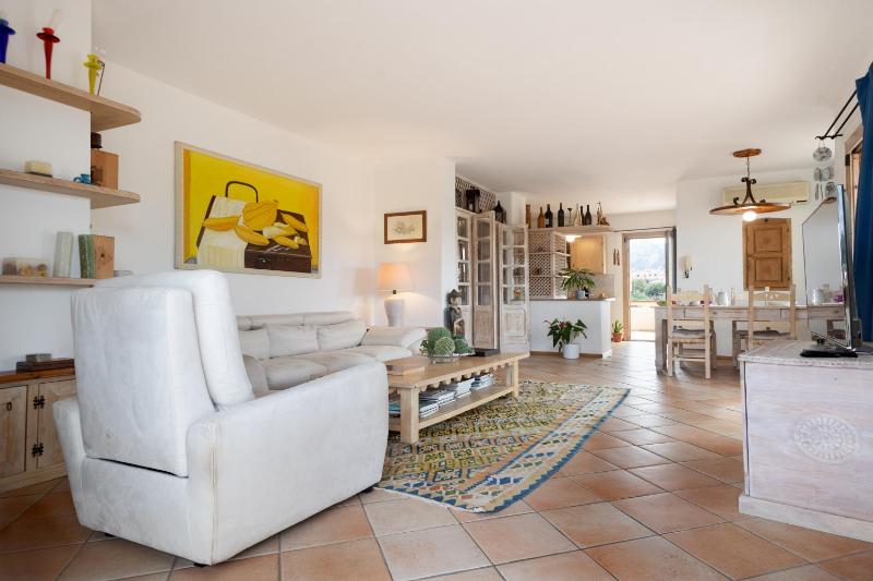 Casa Di Jo a San Pantaleo - Spazioso Appartamento Patio