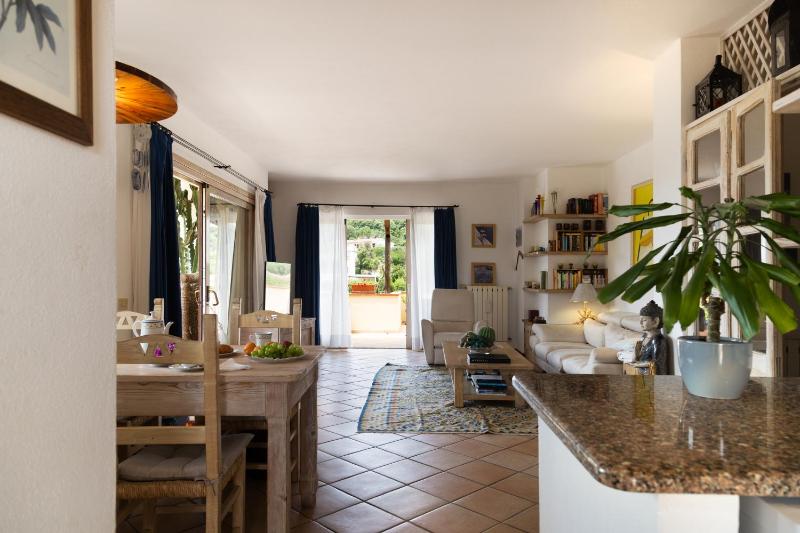 Casa Di Jo a San Pantaleo - Spazioso Appartamento Patio