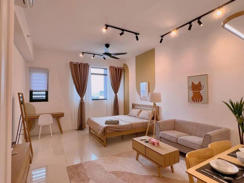 Cozy & Homely Chambers KL@3 Mins Walking Distance to LRT & Monorail — отель с удобствами в Куала-Лумпуре