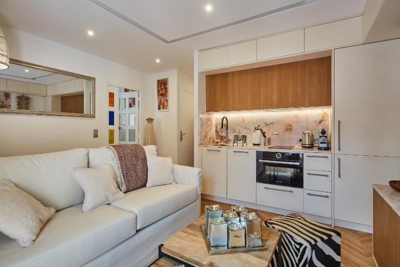 LUXURIOUS Saint Germain des Pres - Bianca — забронировать отель в Париже