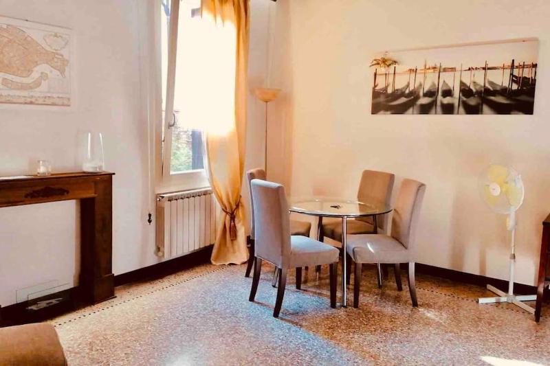 Centralissimo tra San Marco e Palazzo Grassi — забронировать отель в Венеции
