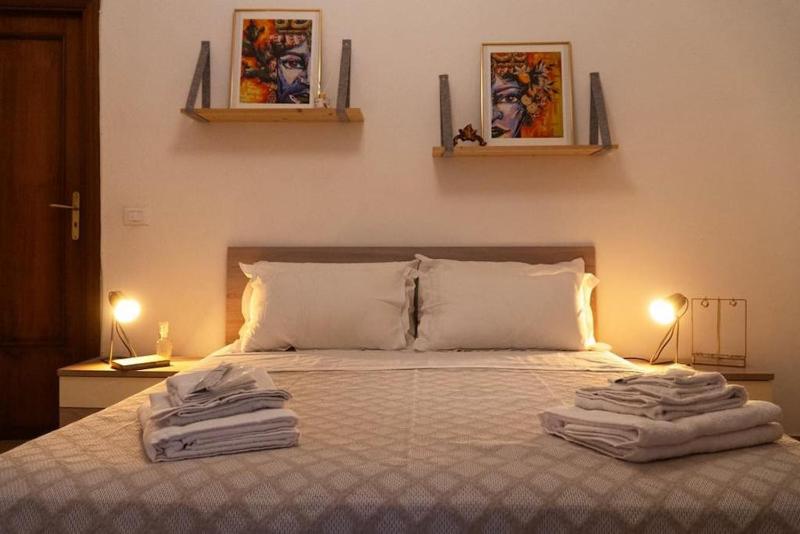 Santa Cecilia House centro Palermo-350 mt stazione — отель в Палермо, Италия