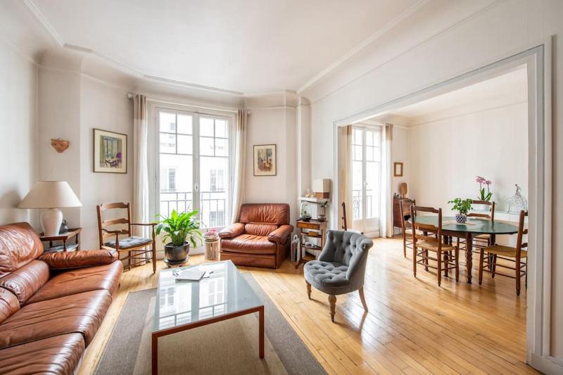 Truffaut - Family apartment in Batignolles neighborhood — отель с удобным расположением в Париже