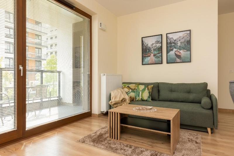 Цены на Cosy Apartment Bialej Floty with Parking by Renters в Варшаве