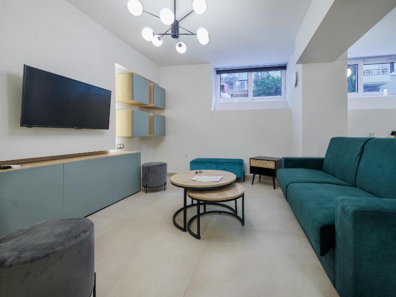 Charming Delphi 1BR Residence in Kolonaki, Athens — отель с удобным расположением в Афины