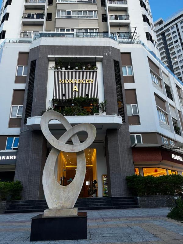 Цены на 3 bedroom, 2 toilet, Penthouse Monarchy A, Danang в Дананге