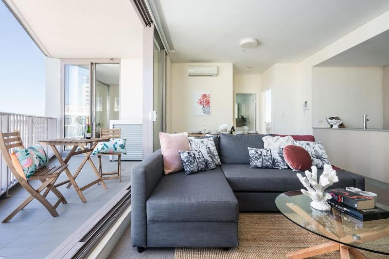 'The Peak' Resort-style Balcony Abode in the Metro — комфортный отель в Сиднее