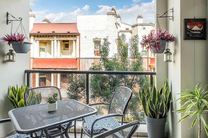 Цены на Charming Chippendale Escape with Rooftop Pool в Сиднее