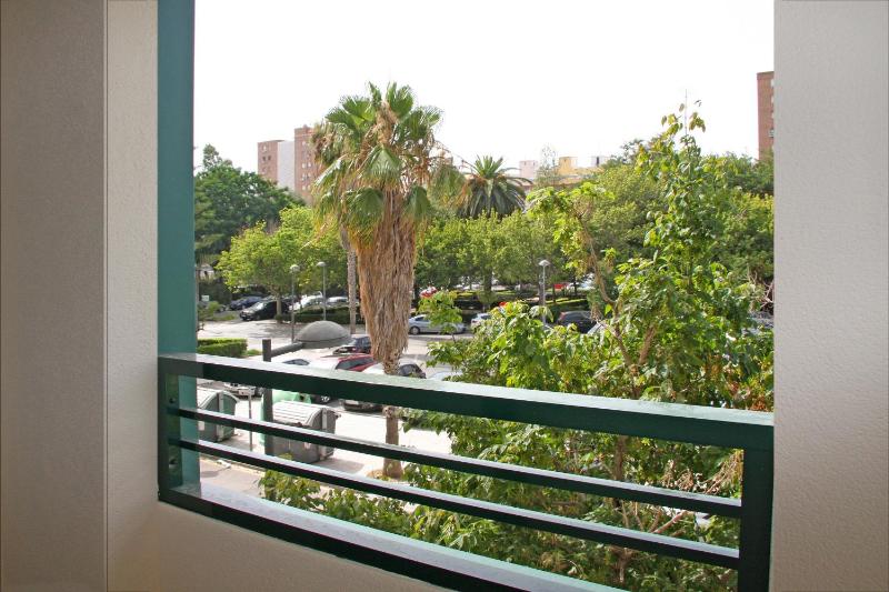 Apartamentos Las Ciencias F — отель с удобствами в Валенсии