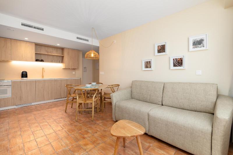 Цены на Apartamentos Las Ciencias L в Валенсии