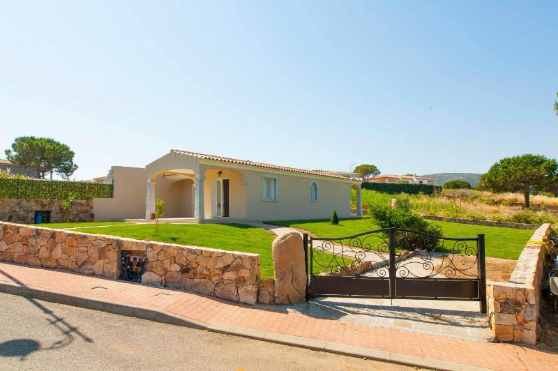 Villa Sant'anna a Budoni - Deliziosa Villa con Terrazza
