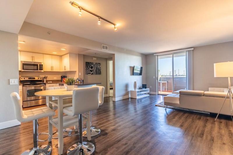 Luxury 2bed 2bath apartment La brea — отель в Лос-Анджелесе, Соединенные Штаты Америки