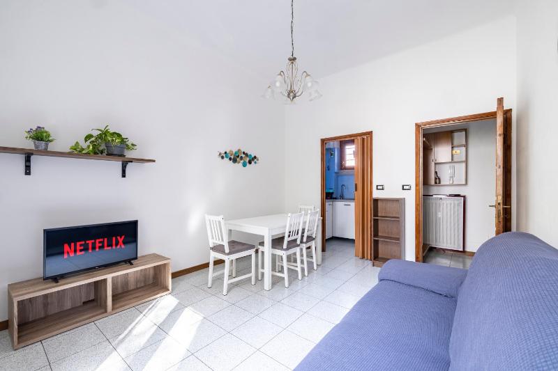 Navigli-style apartment — отель с удобным расположением в Милане