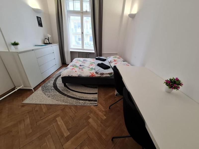 Цены на Fantastic Apartments - OK11 Room - C в Варшаве