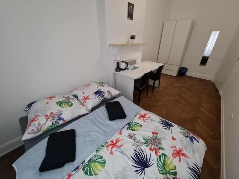 Fantastic Apartments - OK11 Room - E — отель с удобным расположением в Варшаве