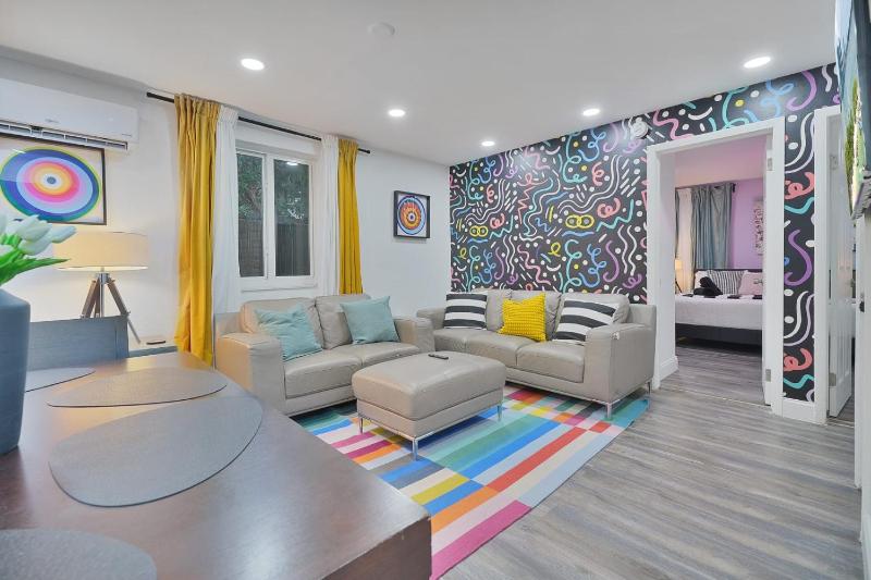 Vacay Spot Wynwood Artful Oasis 2 BBQs Patio vibes, Prime LOC! 6 blocks away from Bars, Nite Clubs, Res, Shops — отель в Майами, Соединенные Штаты Америки