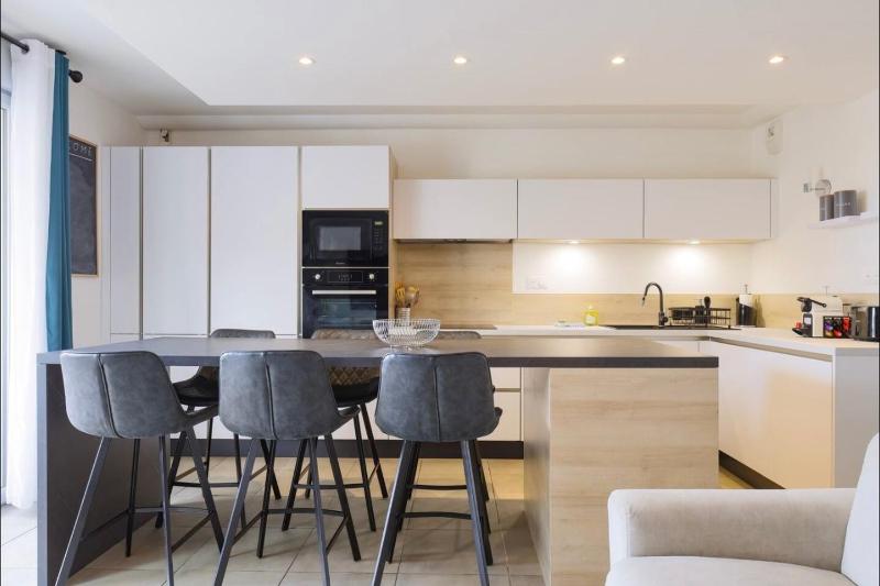 Logement Moderne Luxueux Parking AC cote de la mer — комфортный отель в Николь