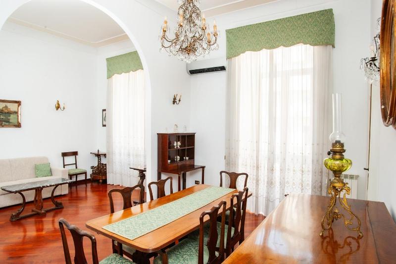 Цены на San Pasquale 62 Apartment в Неаполе