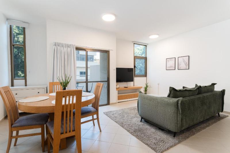 Eliezer Ben Yehuda Residence WITH SHELTER — отель с удобным расположением в Тель-Авиве