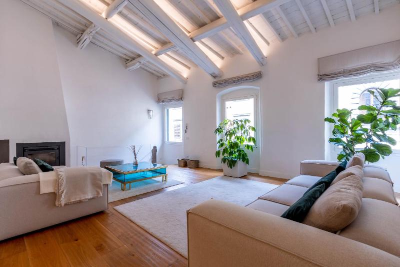 Loft in Santo Spirito — забронировать отель в Флоренции