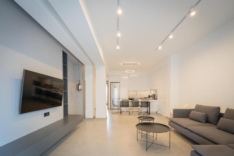LIV - Luminous & Spacious in Pagrati — отель в Афины, Греция