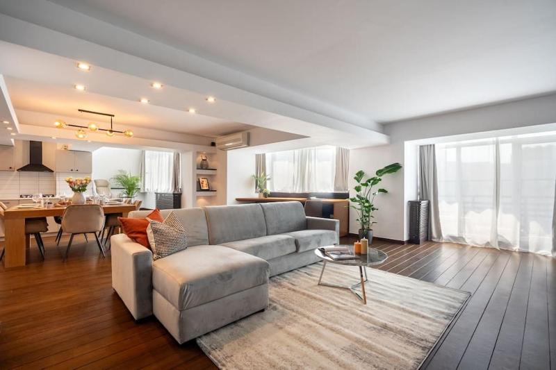Superb Views 3BR Duplex - 4 Balconies + Parking — отзывы гостей и цены