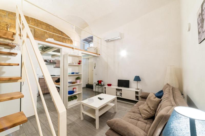 Santa Maria degli Angeli Apartment — забронировать отель в Неаполе