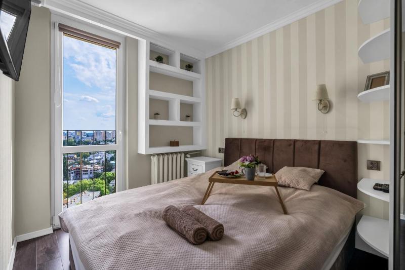 Warsaw Praga Views - 17th Floor with Balcony - by RENTUJEMY — забронировать отель в Варшаве