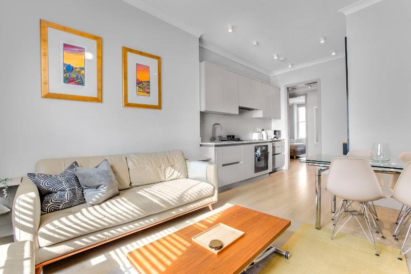 Цены на Phaedrus Living: South Kensington Luxury Flat в Лондоне