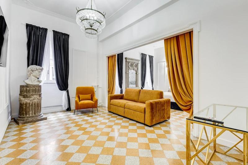 Цены на PIAZZA DI SPAGNA 72 suite - Your Italian Holidays в Риме
