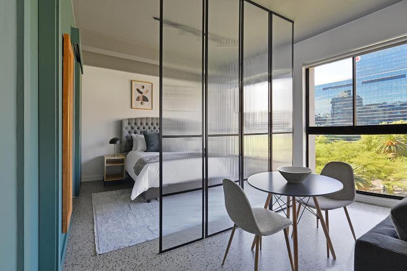 Lily - Modern city apt with views! — отель в Кейптауне, Южноафриканская Республика