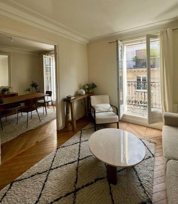 Appartement avec balcon 9e — комфортный отель в Париже