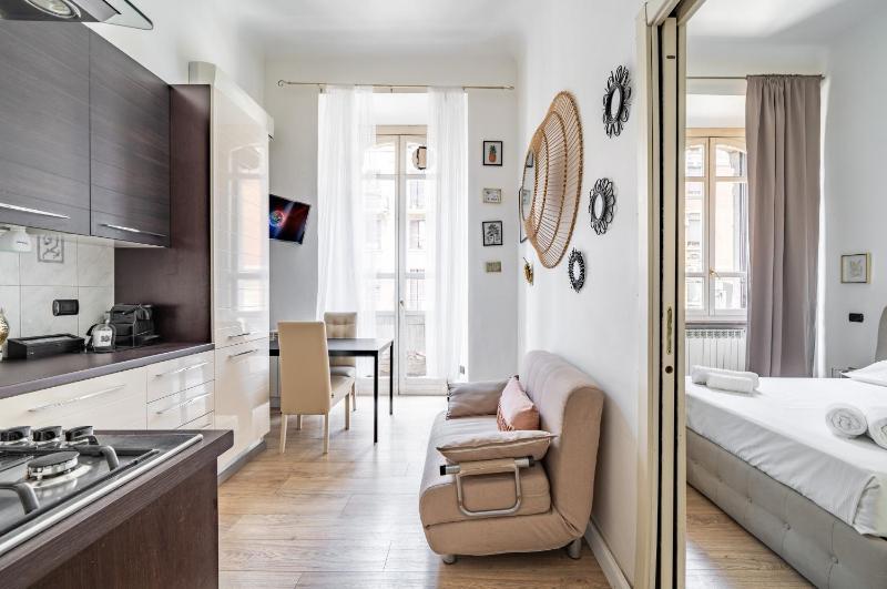 Isola and Garibaldi District Lovely Apartment — отель с удобным расположением в Милане
