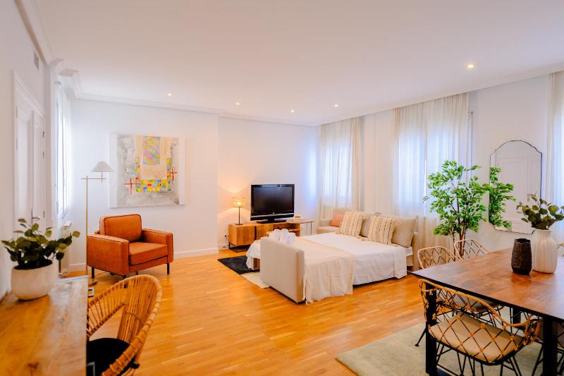 Цены на For You Rentals Coqueto y bonito apartamento TEMPORAL de dos dormitorios en el Retiro AXII66 в Мадриде