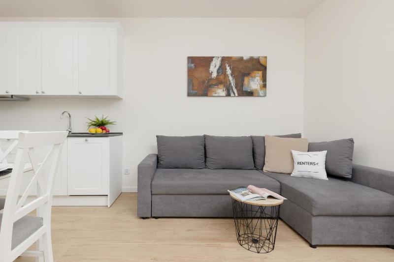 Цены на Modern Family Apartment with Parking by Renters в Варшаве