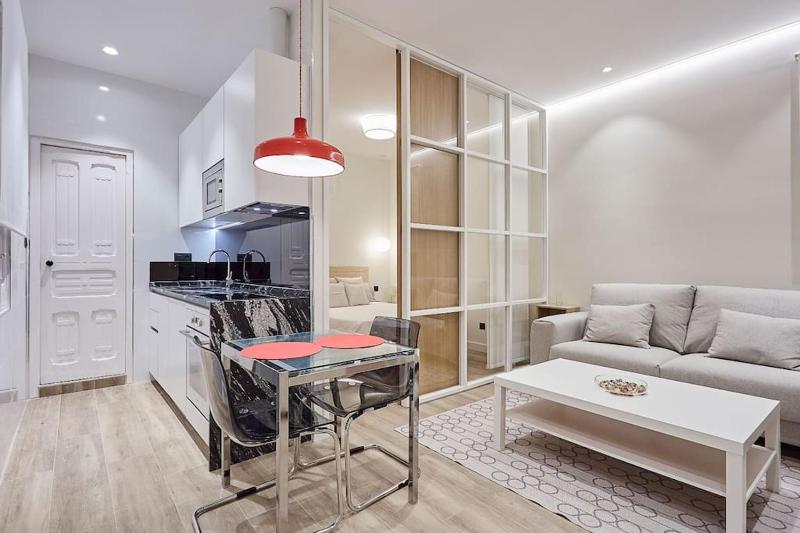 Цены на Nice apartment in Calle Hortaleza 96 в Мадриде