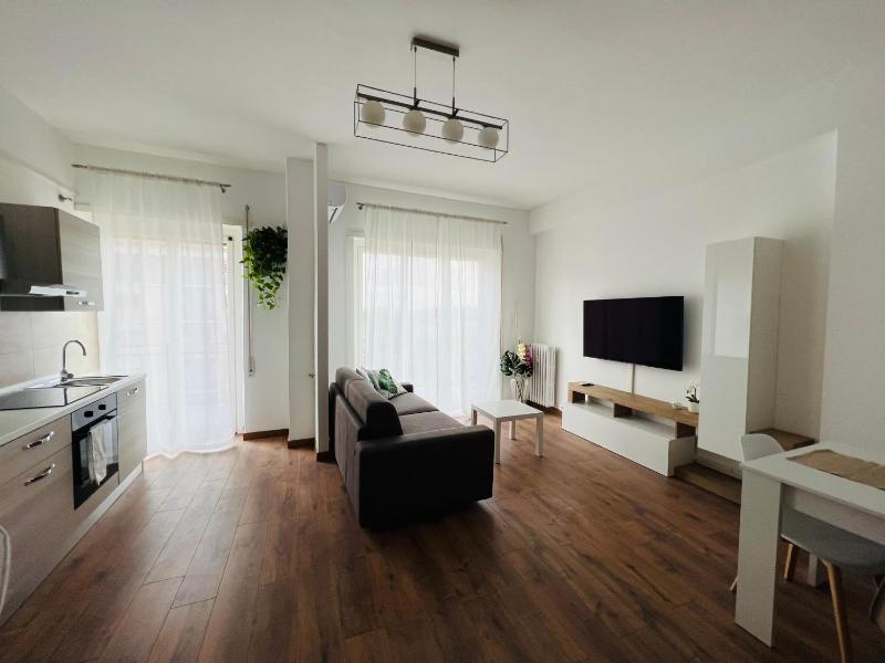 Stazione Tiburtina - Camesena Apartment — забронировать отель в Риме