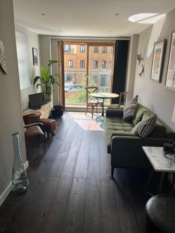 Lovely retreat in the heart of Clapham — комфортный отель в Лондоне