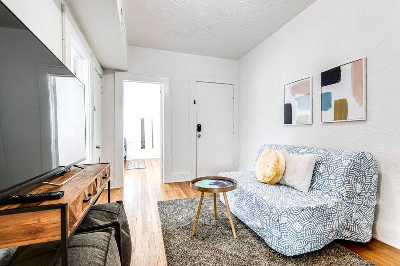 Cozy Little Havana Apt Centrally located Hv2 — отель в Майами, Соединенные Штаты Америки